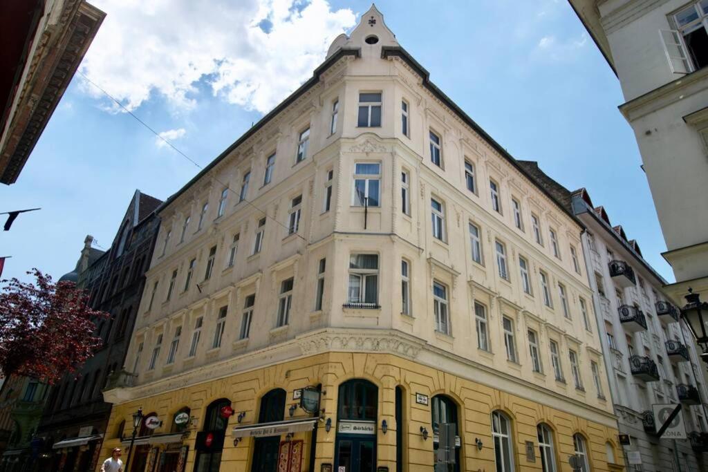 Premium By Hi5-vaci Str. 3 Bedroom Apartmán *