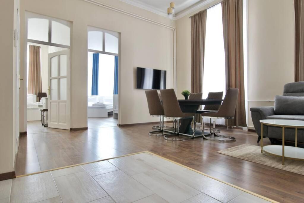 Premium By Hi5-vaci Str. 3 Bedroom דירה
